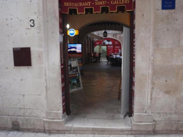 Opium Old City Pensionat